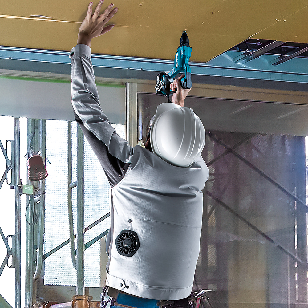 Акумуляторна куртка з вентиляцією Makita LXT/CXT, 10,8-18В (2XL) DFJ213A2XL Акумуляторна куртка з вентиляцією Makita LXT/CXT, 10,8-18В (2XL) DFJ213A2XL