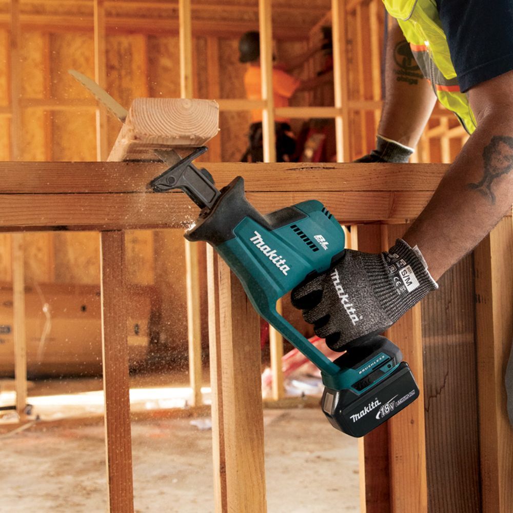Акумуляторна шабельна пила Makita DJR189RTJ Акумуляторна шабельна пила Makita DJR189RTJ