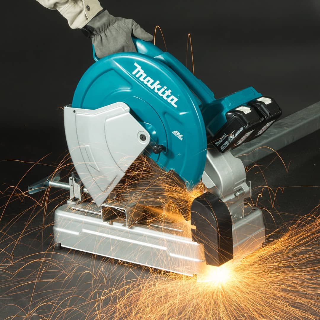 Акумуляторна монтажна пила Makita DLW140PT2 Акумуляторна монтажна пила Makita DLW140PT2