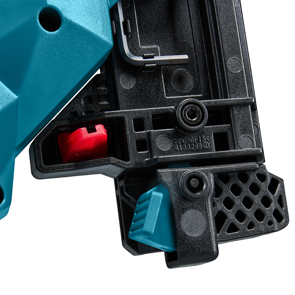 Акумуляторний цвяхозабивач Makita XGT 40 V MAX FN001GZ (без АКБ) Акумуляторний цвяхозабивач Makita XGT 40 V MAX FN001GZ (без АКБ)