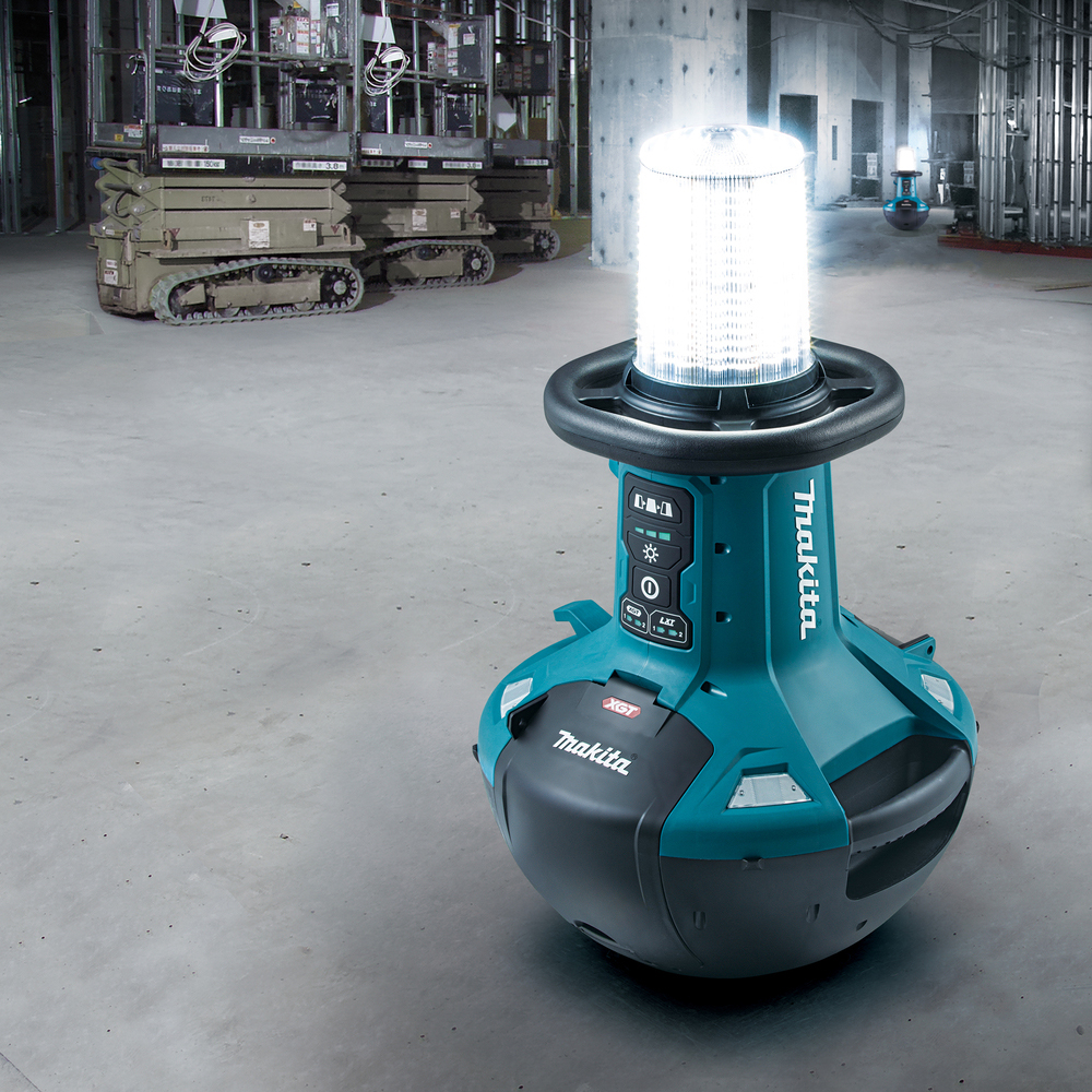 Акумуляторний ліхтар Makita XGT 40 V MAX/ LXT 18 В Makita ML010G (без АКБ) Акумуляторний ліхтар Makita XGT 40 V MAX/ LXT 18 В Makita ML010G (без АКБ)
