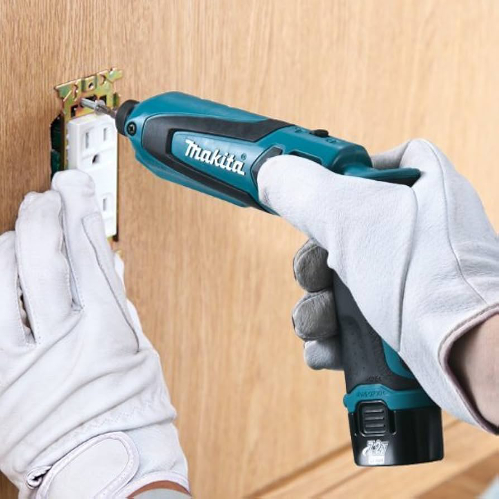Акумуляторна ударна викрутка Makita TD 021 DSE Акумуляторна ударна викрутка Makita TD 021 DSE