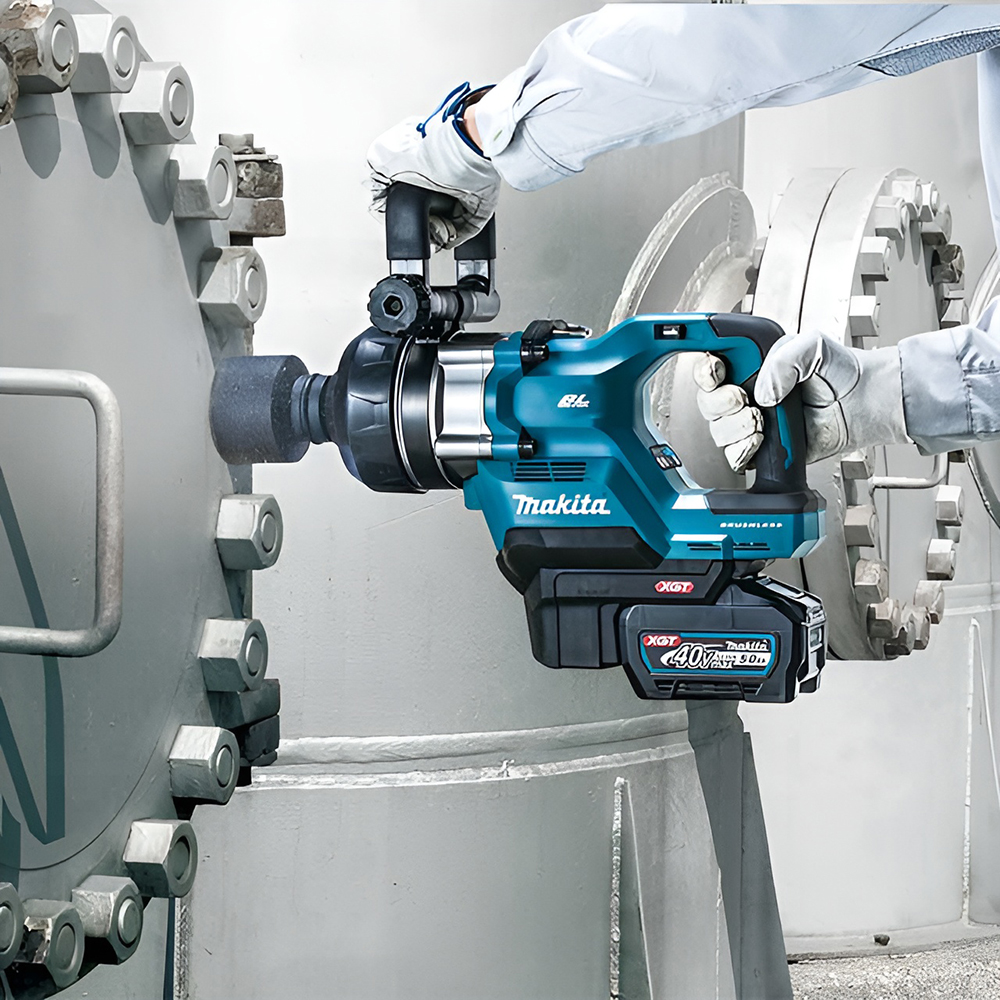 Акумуляторний ударний гайкокрут з подовженим хвостовиком Makita XGT 40 V MAX TW009GT201