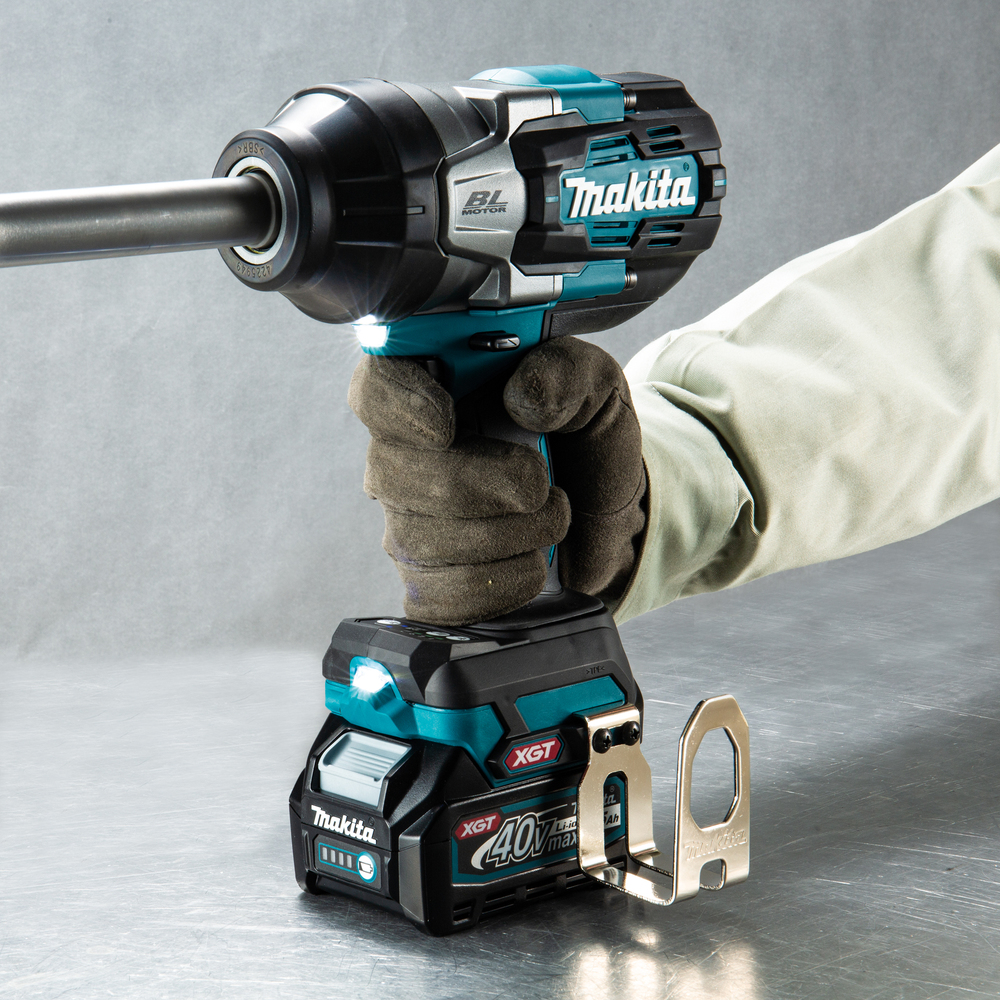 Акумуляторний ударний гайкокрут з подовженим хвостовиком Makita XGT 40 V MAX TW011GZ (Без АКБ) Акумуляторний ударний гайкокрут з подовженим хвостовиком Makita XGT 40 V MAX TW011GZ (Без АКБ)