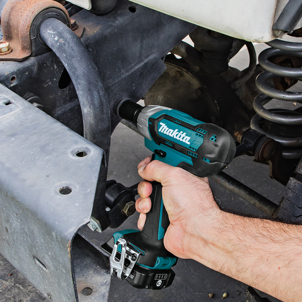 Акумуляторний ударний гайкокрут Makita TW140DWA Акумуляторний ударний гайкокрут Makita TW140DWA