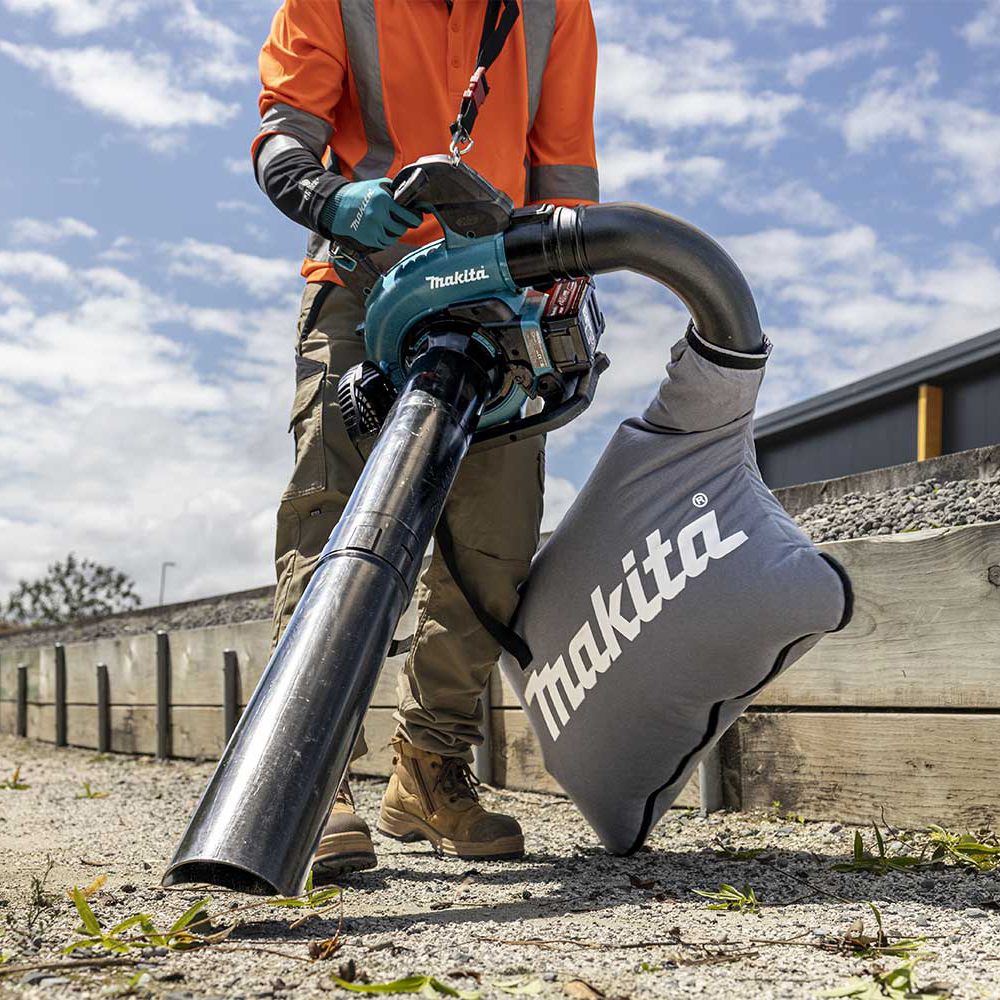 Акумуляторна повітродувка-пилосос Makita XGT 40 V MAX UB003GZ (без АКБ) Акумуляторна повітродувка-пилосос Makita XGT 40 V MAX UB003GZ (без АКБ)